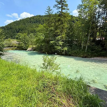 - Direkt Am Fluss, Balkon, Rustikal, Idylisch Apartment *